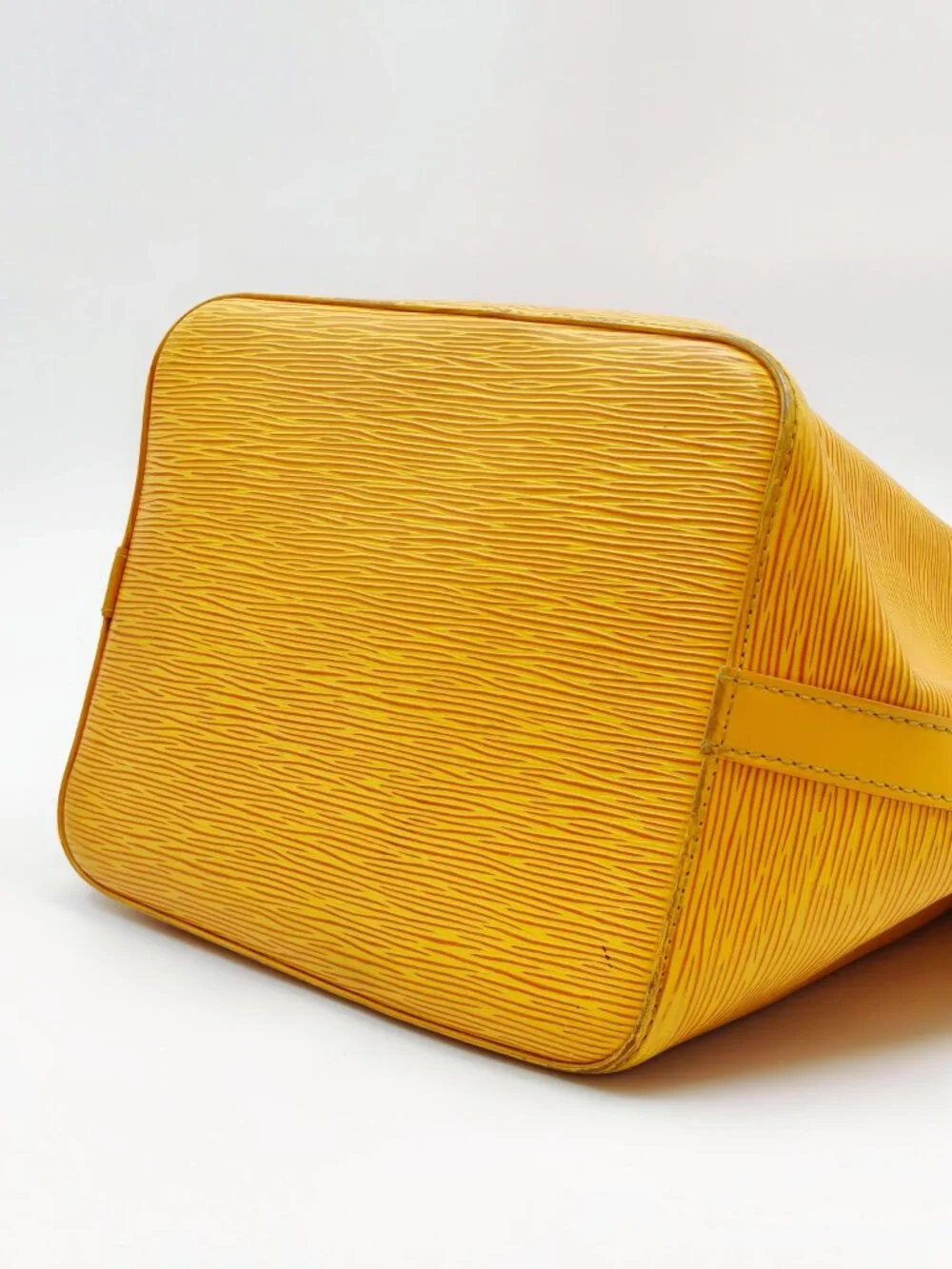 Louis Vuitton Epi Noé PM Yellow Tassil Leather Bucket Shoulder Bag